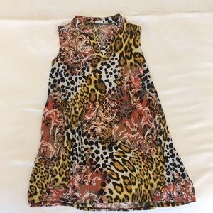 Sleeveless Cat Print Dress with Design